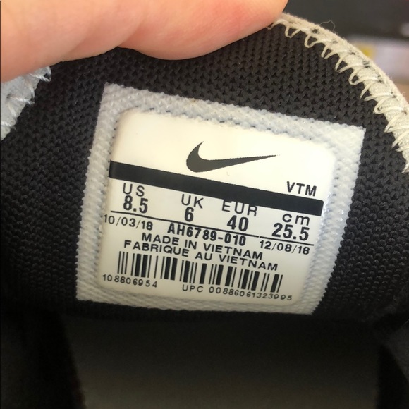 ✔️ NIB✔️ NIKE black/bone Air Max 270 ~ various sz - Picture 7 of 8